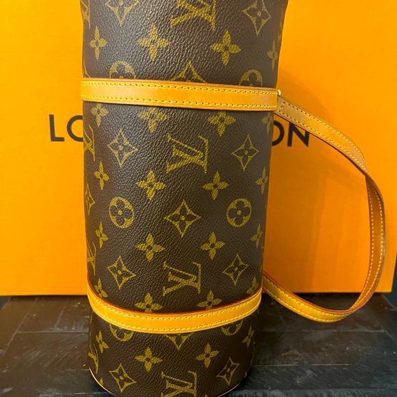 Louis Vuitton cylinder bag - Picture 4 of 5